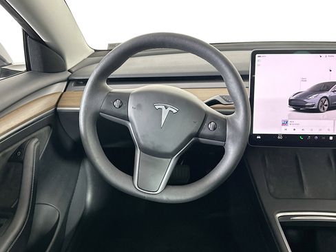 Used 2023 Tesla Model 3 Standard Range image 16