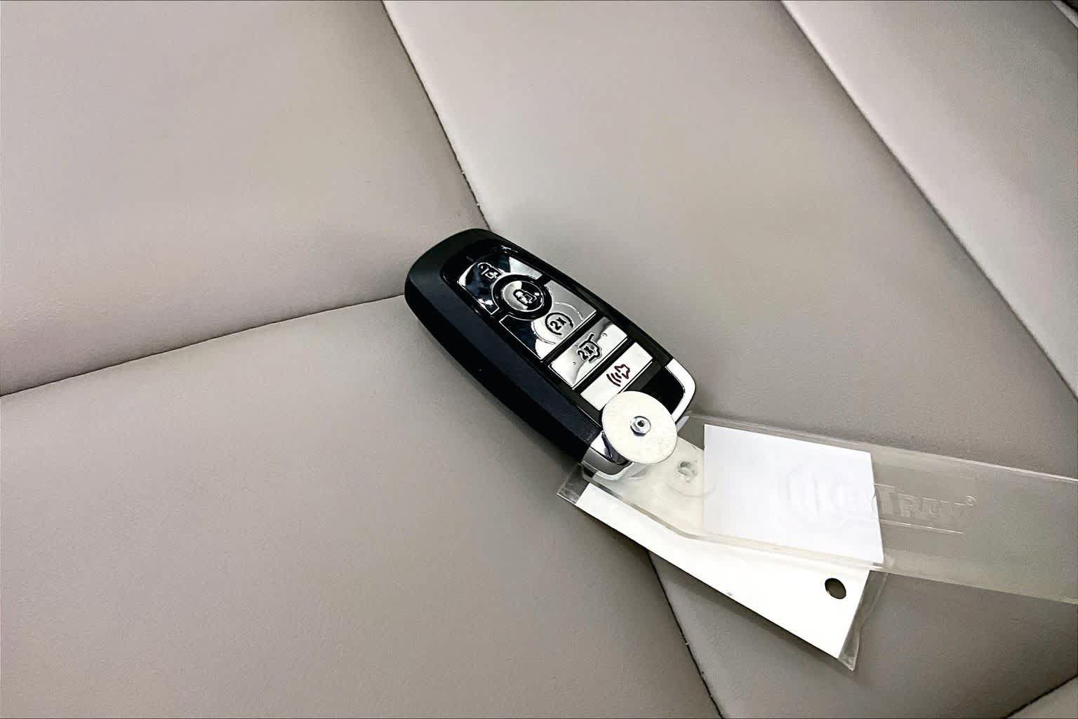 Used 2025 Lincoln Corsair FWD image 14