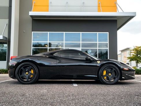 Used 2015 Ferrari 458 Italia Coupe image 2