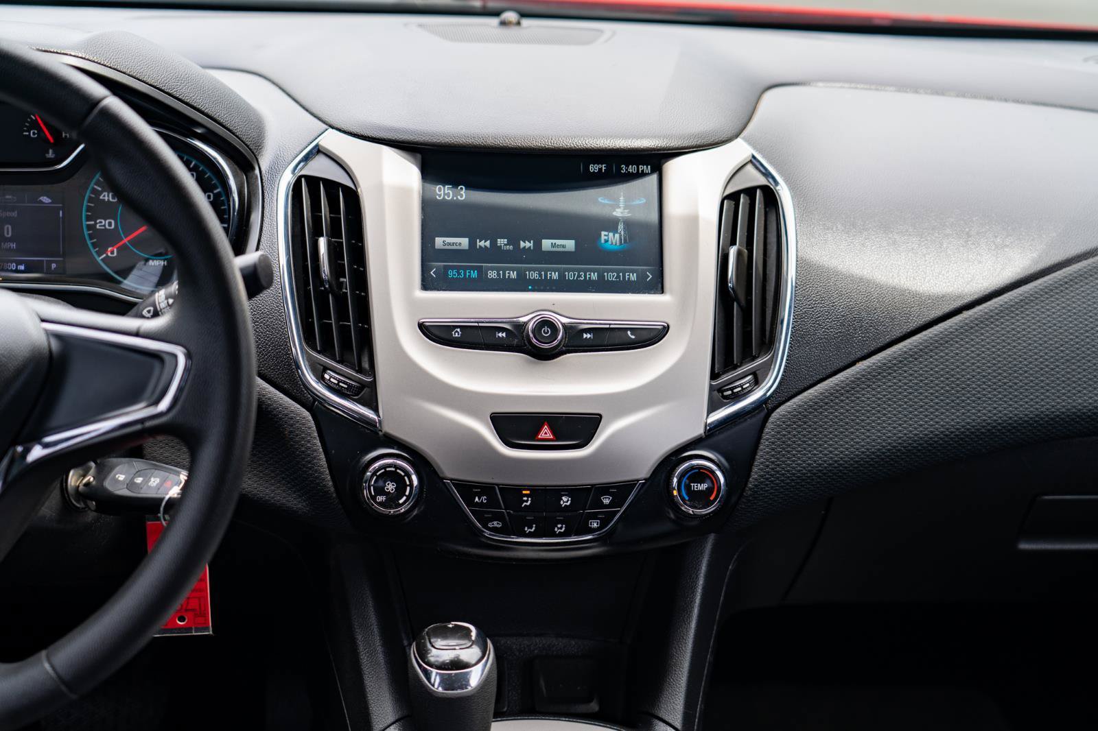Used 2018 Chevrolet Cruze LS FWD image 20