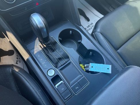 Used 2021 Volkswagen Atlas Cross Sport SE w/ Panoramic Sunroof Package image 21