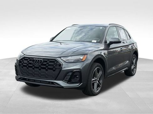 Used 2023 Audi Q5 e Premium Plus w/ Premium Plus Package AWD/4WD image 3