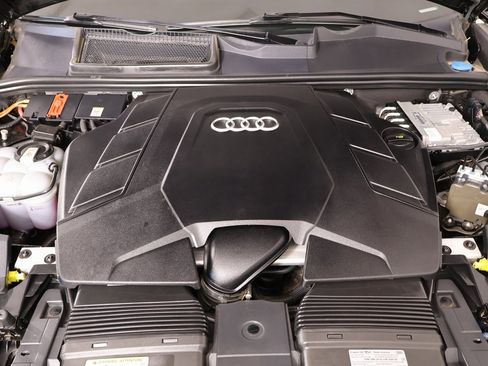 Used 2022 Audi Q8 Premium Plus w/ Premium Plus Package image 21