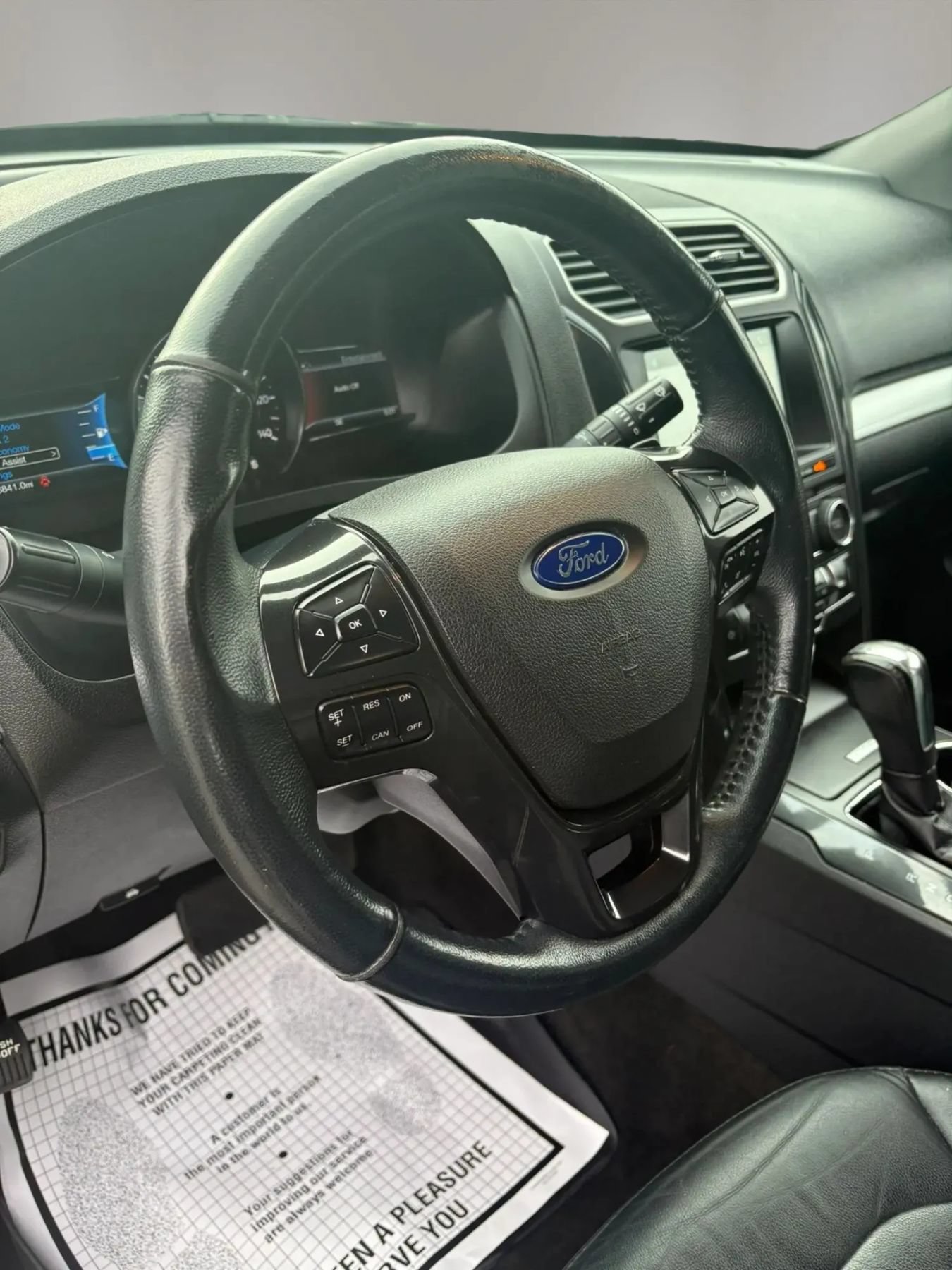 Used 2017 Ford Explorer XLT w/ Equipment Group 202A AWD/4WD image 21