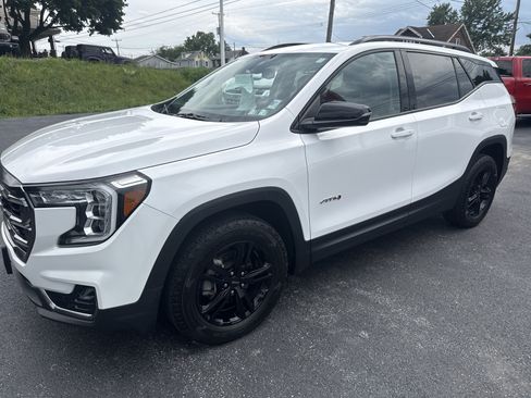 Used 2023 GMC Terrain AT4 AWD/4WD image 14