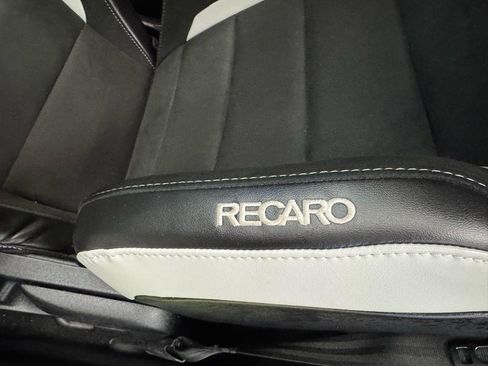 Used 2020 Ford Mustang Shelby GT500 w/ Technology Package image 22