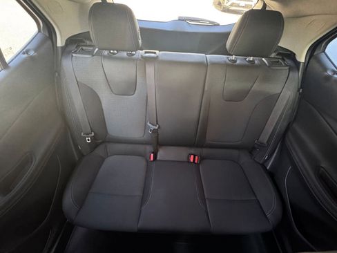 Used 2025 Buick Encore GX Preferred image 36