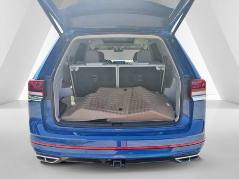 Used 2025 Volkswagen Atlas SEL Premium R-Line AWD/4WD image 32