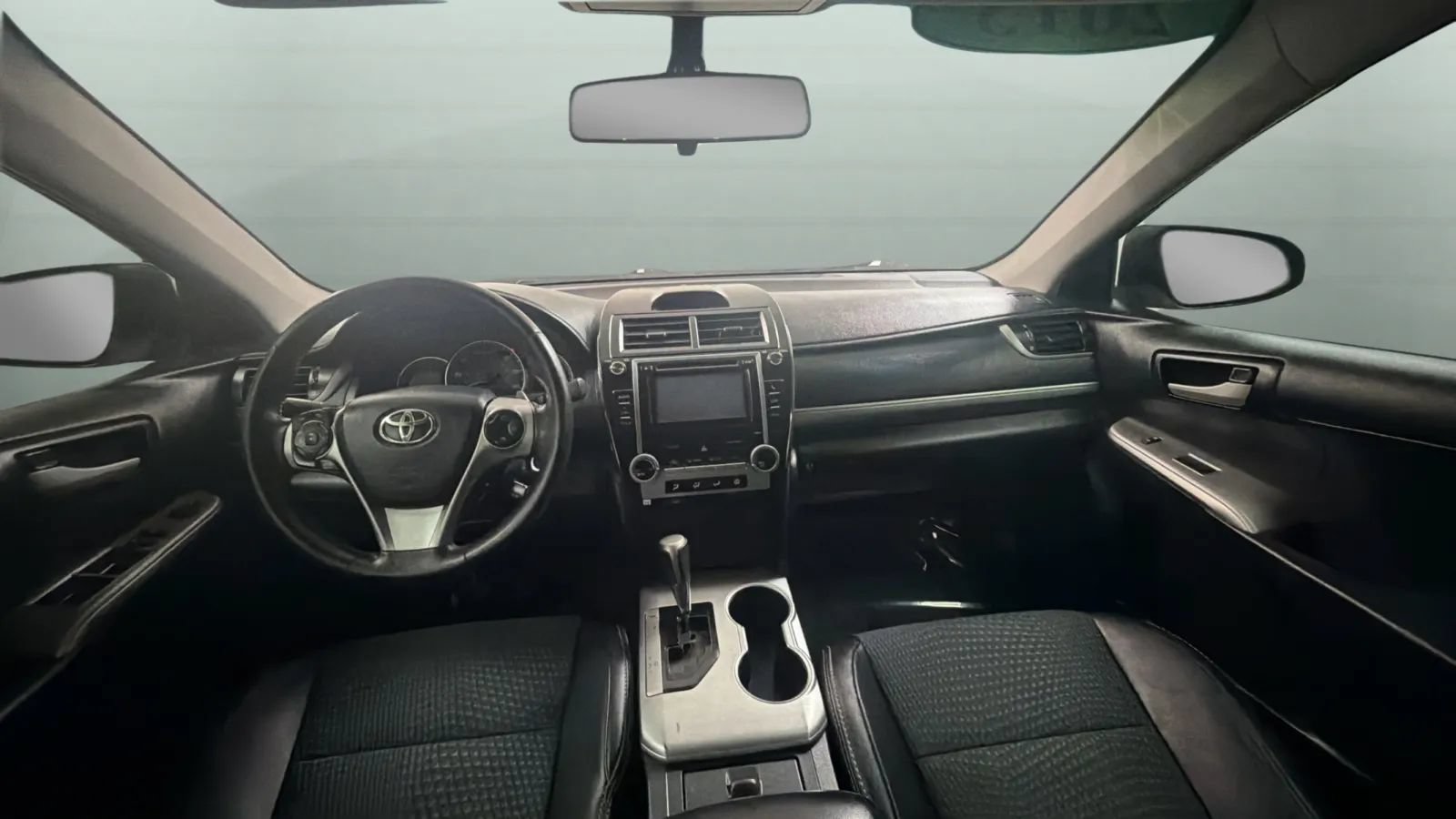 Used 2013 Toyota Camry SE FWD image 9