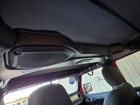 Used 2021 Jeep Gladiator Sport image 10