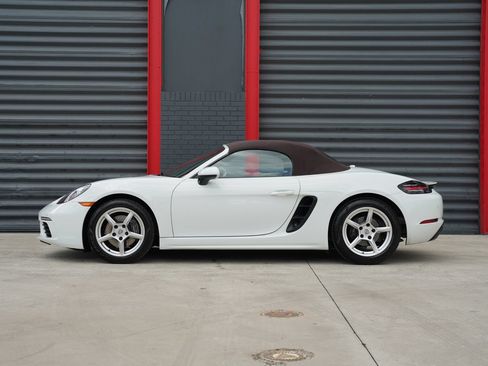 Used 2019 Porsche 718 Boxster RWD image 9