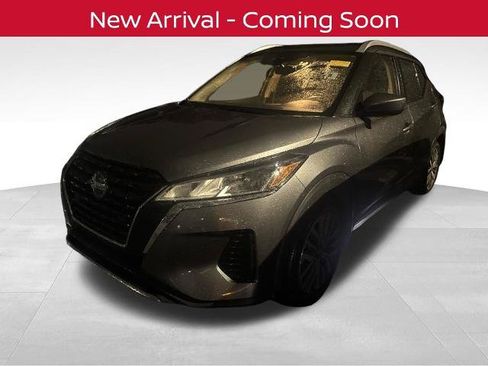 Certified 2021 Nissan Kicks SV FWD image 1