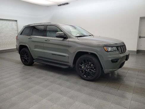 Used 2021 Jeep Grand Cherokee Laredo X RWD image 11