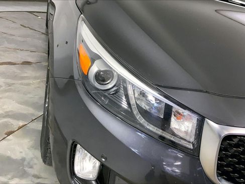 Used 2018 Kia Sedona SX FWD image 27