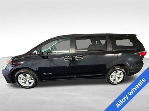 Used 2020 Toyota Sienna L FWD image 8