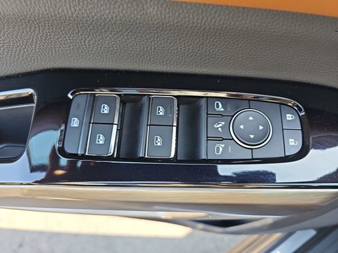 Used 2023 Nissan Pathfinder Platinum AWD/4WD image 30