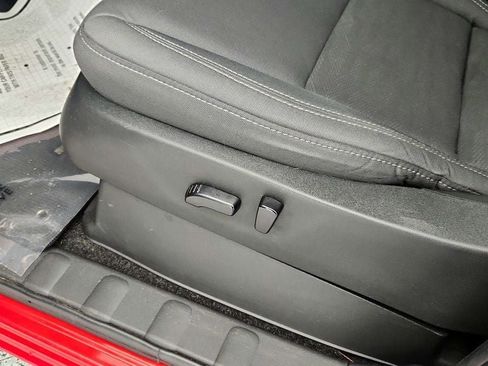 Used 2022 Nissan Frontier SV image 11