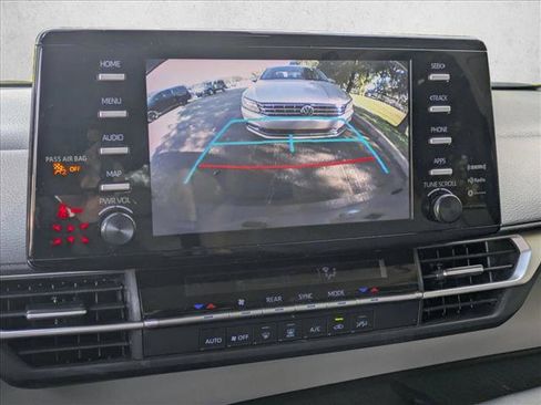 Used 2023 Toyota Sienna LE image 12