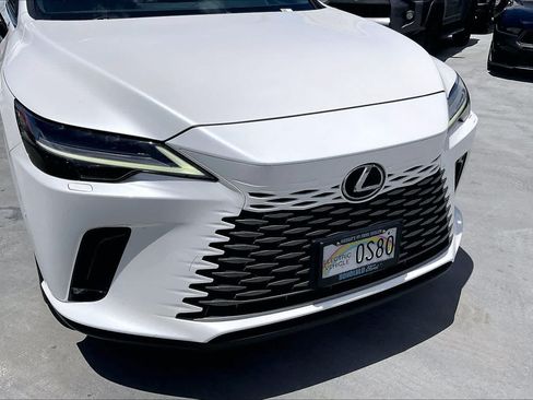 Used 2024 Lexus RX 450h AWD w/ Luxury Package image 33