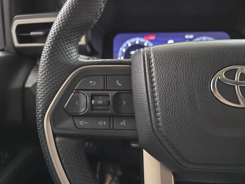 Used 2024 Toyota Tacoma Limited AWD/4WD image 19