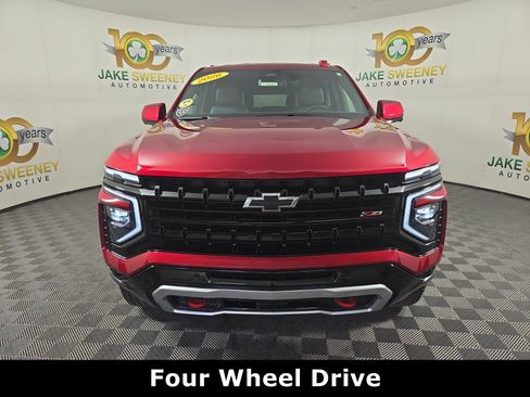 Used 2026 Chevrolet Suburban Z71 w/ Z71 Off-Road Package AWD/4WD image 3