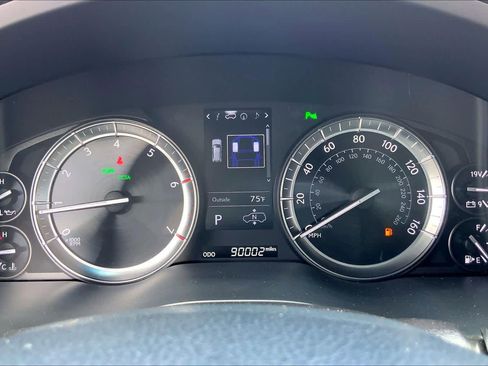 Used 2016 Lexus LX 570 4WD w/ Luxury Package image 25