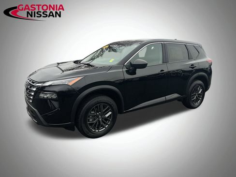 Used 2024 Nissan Rogue S image 3