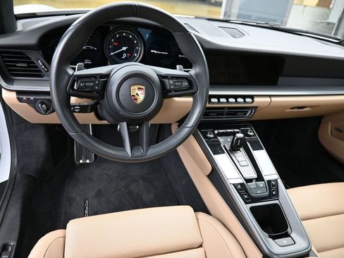 Certified 2022 Porsche 911 Carrera image 6