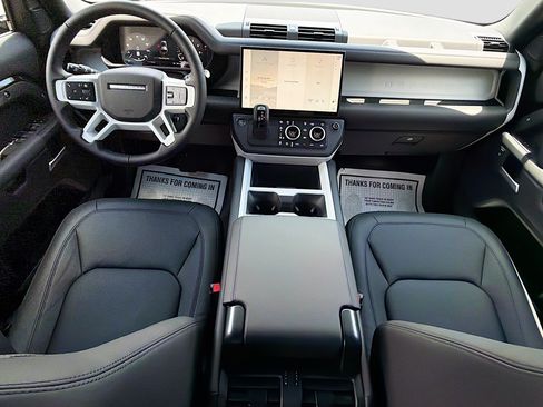New 2026 Land Rover Defender 110 X-Dynamic SE AWD/4WD image 14