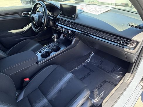 Used 2023 Honda Civic Sport image 9