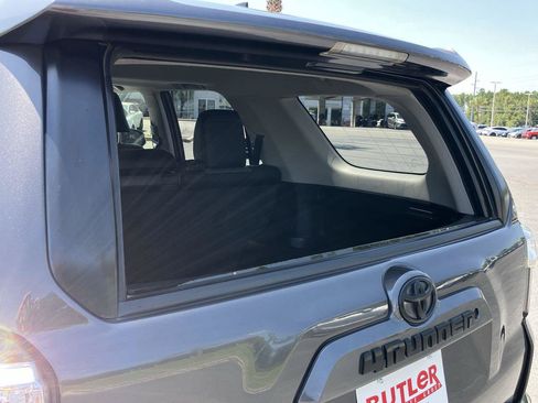Used 2017 Toyota 4Runner SR5 Premium AWD/4WD image 27