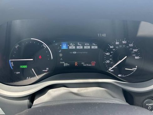 Used 2026 Toyota Sienna LE FWD image 37