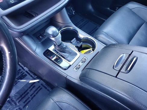 Used 2019 Toyota Highlander Limited image 18