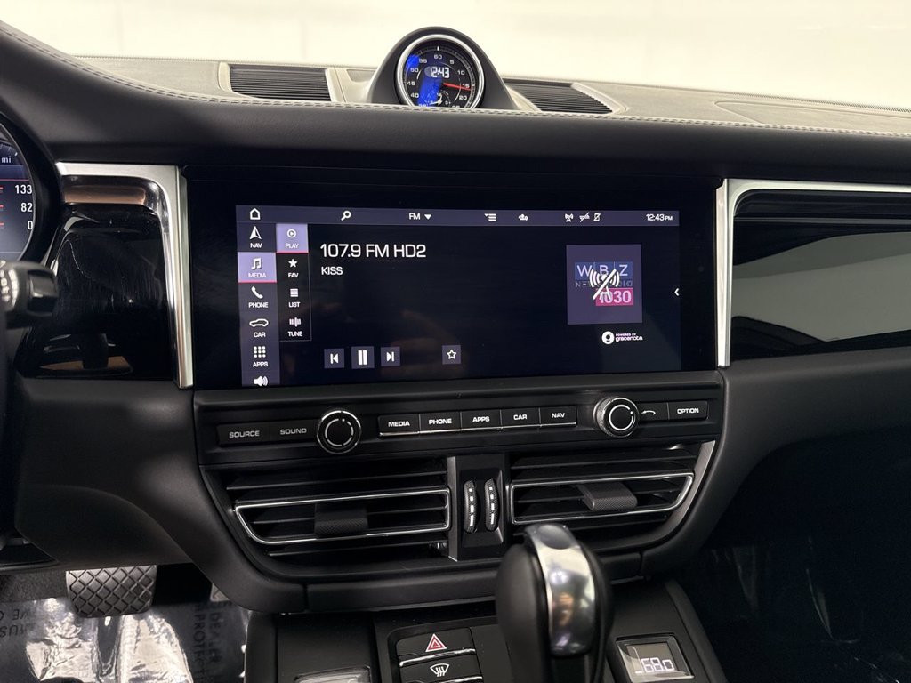 Certified 2020 Porsche Macan S AWD/4WD image 27