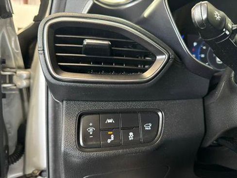 Used 2019 Hyundai Santa Fe SEL FWD image 23