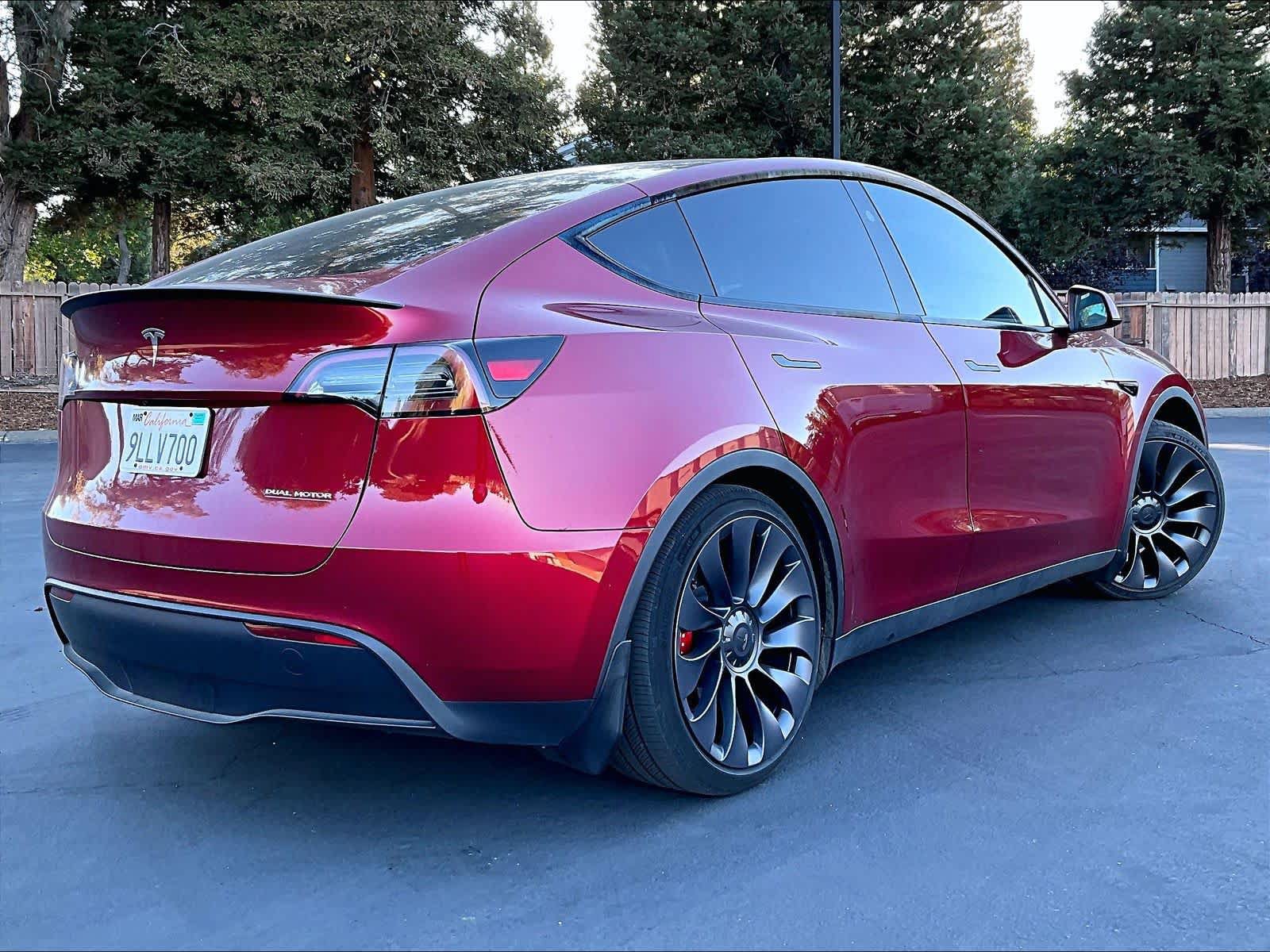 Used 2024 Tesla Model Y Performance AWD/4WD image 2