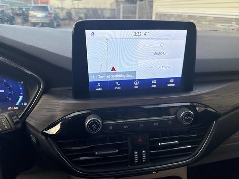 Used 2020 Ford Escape Titanium image 32