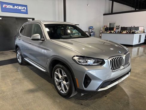 Used 2024 BMW X3 xDrive30i w/ Premium Package AWD/4WD image 4