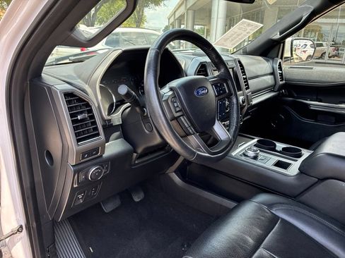 Used 2019 Ford Expedition XLT w/ Equipment Group 202A RWD image 23