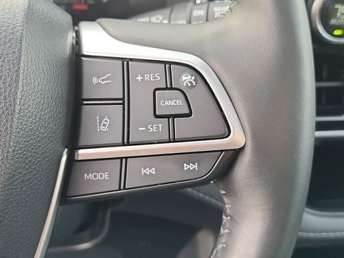 Used 2023 Toyota Highlander Platinum image 24