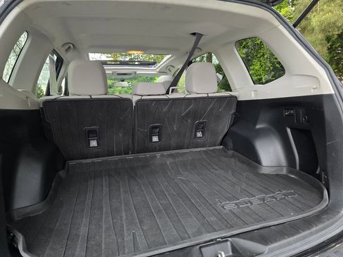 Used 2016 Subaru Forester 2.5i Premium w/ All-Weather Package AWD/4WD image 16