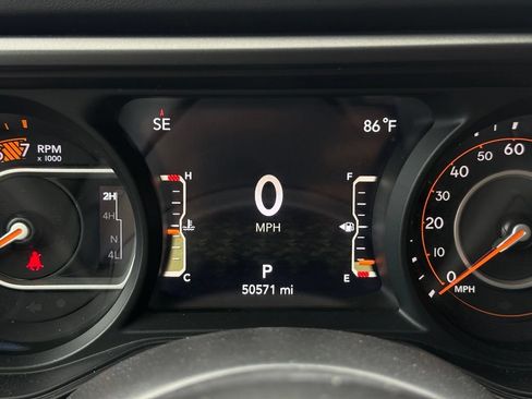 Used 2024 Jeep Wrangler Unlimited Rubicon AWD/4WD image 12