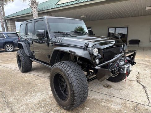 Used 2018 Jeep Wrangler Unlimited Rubicon w/ Connectivity Group AWD/4WD image 3