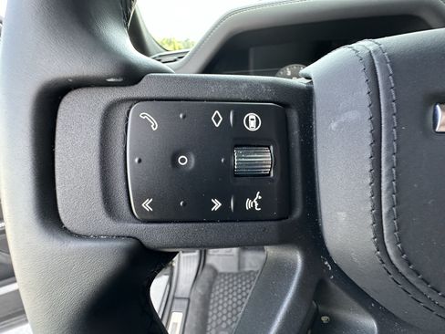 Used 2026 Land Rover Defender 110 V8 AWD/4WD image 19