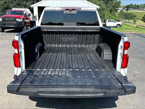Used 2022 Chevrolet Silverado 1500 High Country w/ High Country Premium Package AWD/4WD image 6