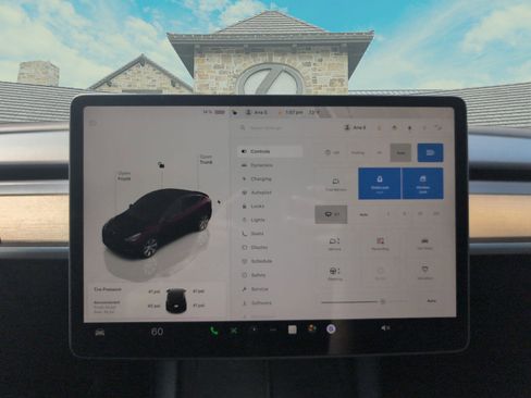 Used 2023 Tesla Model Y AWD image 13