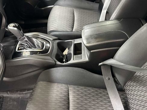 Used 2017 Nissan Rogue S image 22