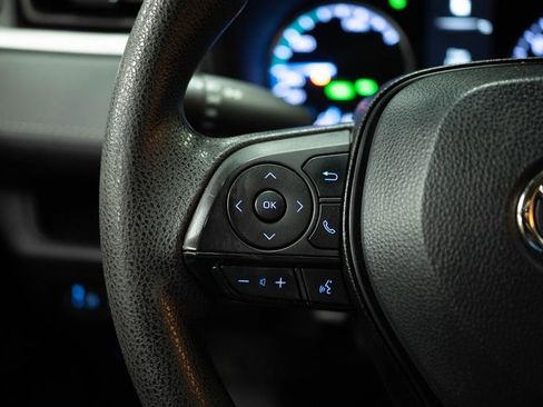 Used 2022 Toyota RAV4 LE image 25