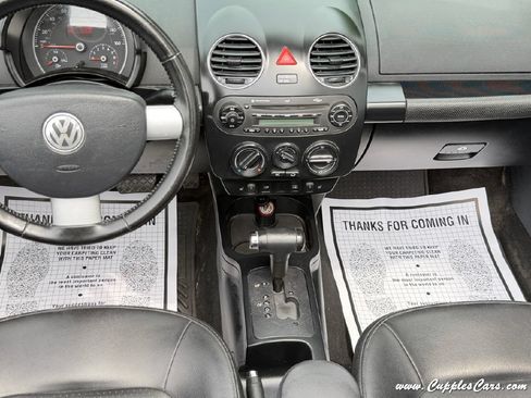 Used 2009 Volkswagen Beetle Convertible FWD image 20
