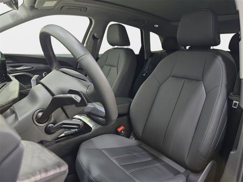 Used 2025 Audi Q5 Premium Plus w/ Premium Plus image 16